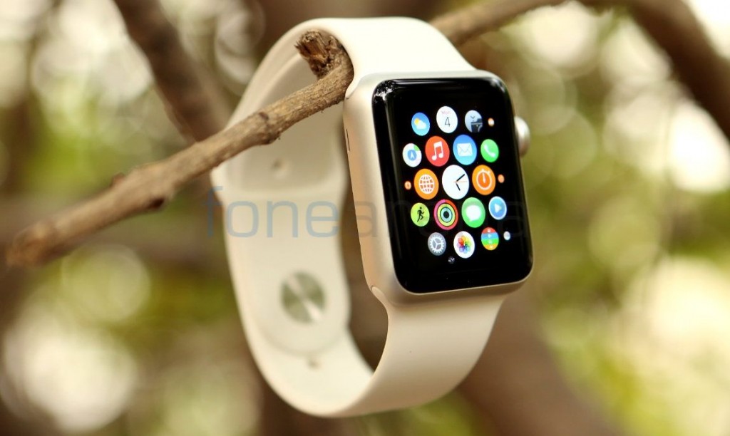 Apple Watch with cellular connectivity said to arrive later this year