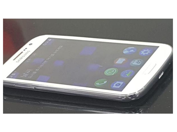 Samsung-Z2-Tizen-Smart-Phone-
