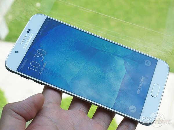 Samsung-Galaxy-A8 photo