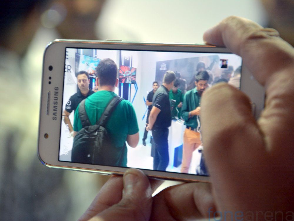 samsung-galaxy-j5-hands-on-fonearena-4