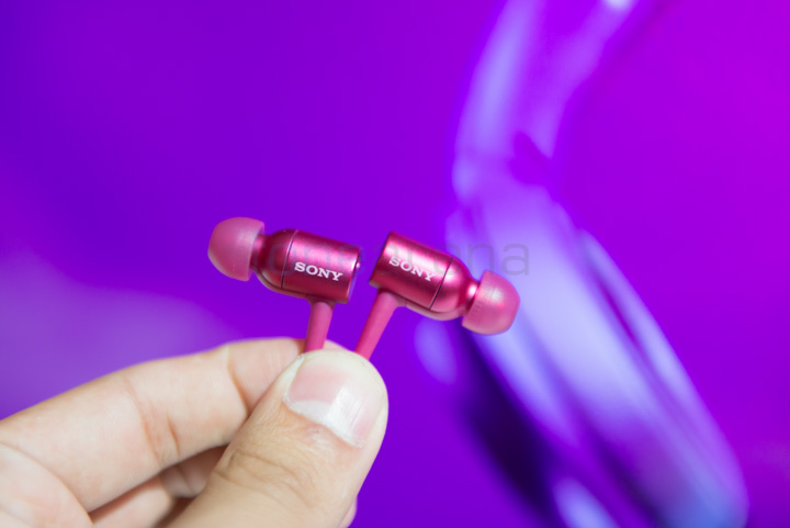 sony_h.ear_in_1