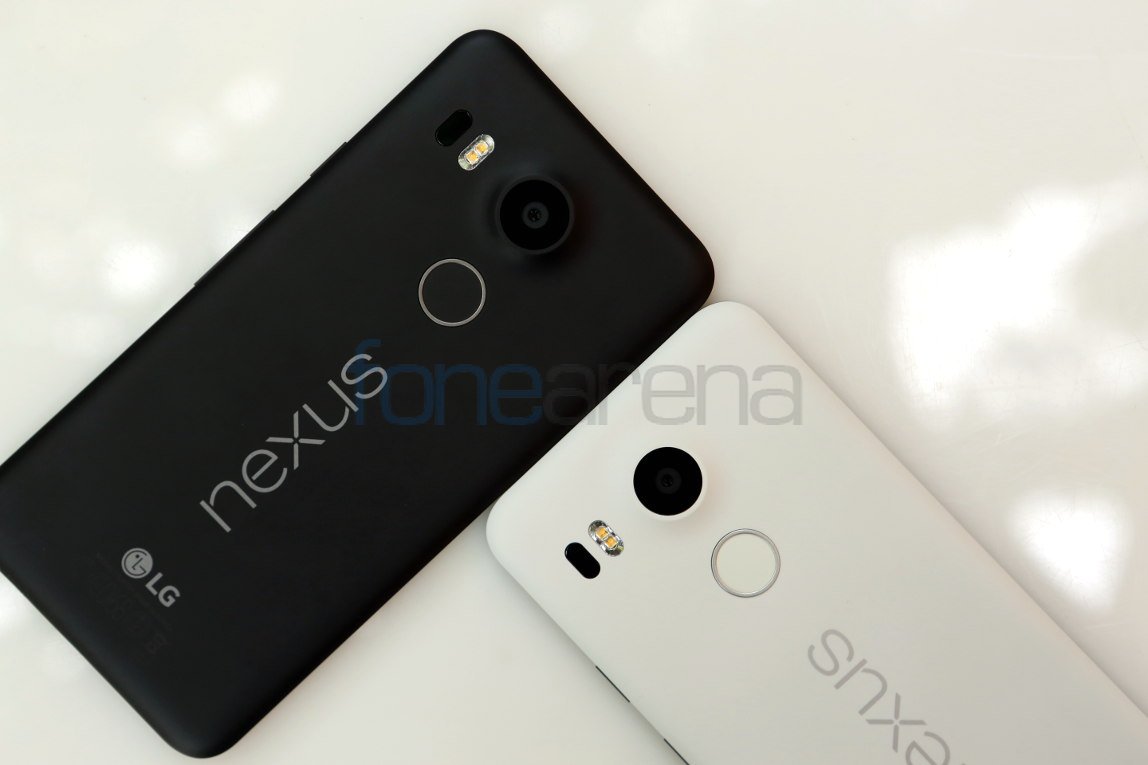 Google Nexus 5X Black vs White_fonearena-02