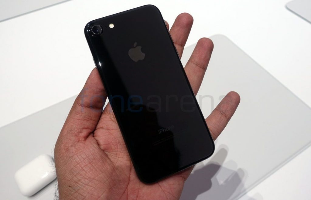 iPhone 7 and iPhone 7 Plus Jet black variants are prone to