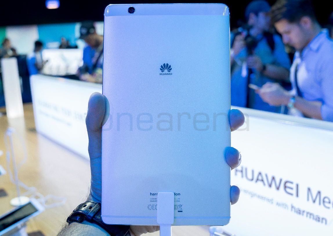 Huawei MediaPad M3_fonearena-02