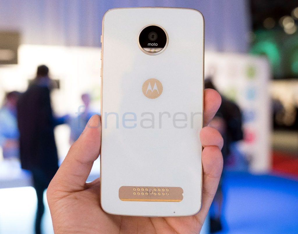 Moto Z Play Hands On and Photo Gallery