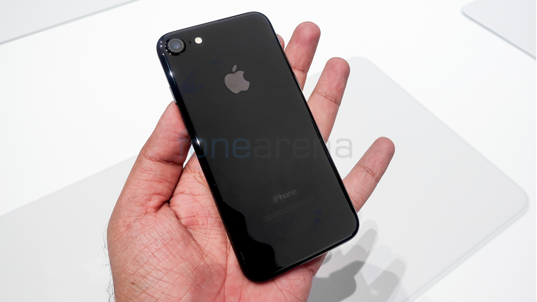 Apple's iPhone 7 will be super limited in stores and all jet black and Plus  models are sold out