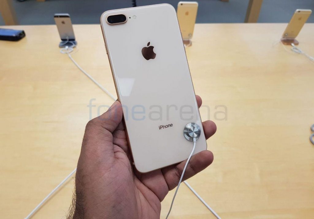 Apple Iphone 8 And Iphone 8 Plus Launched In India By Reliance Jio With 70 Buyback Offer New Tariff Plan