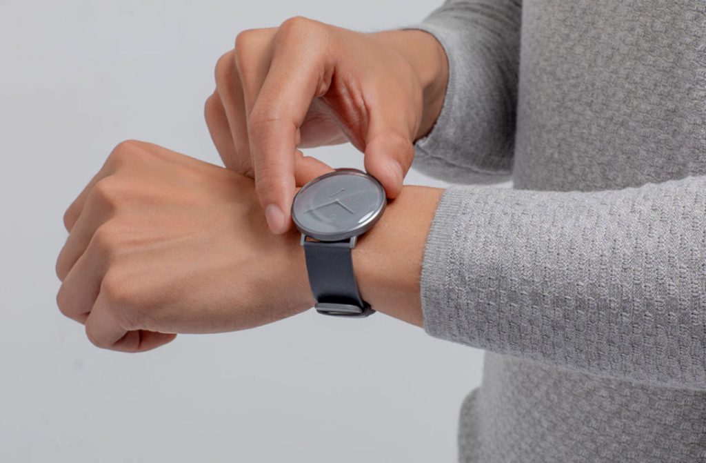 Xiaomi Mijia Quartz Watch Hybrid Smartwatch with up to 6 months