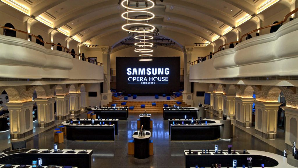 يُعاد فتح Samsung Smart Smart Plazas والمقاهي الذكية على مراحل 1