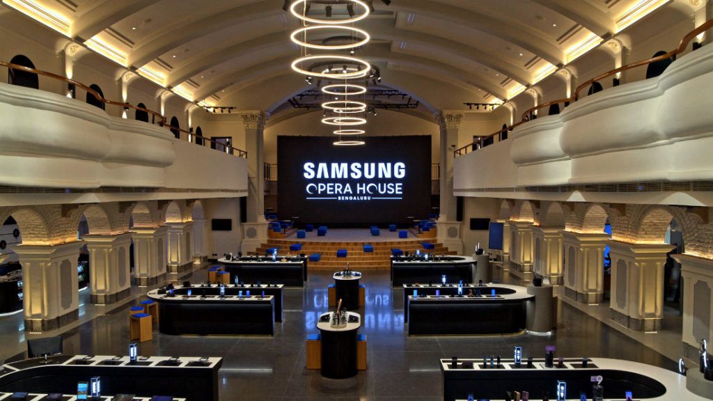 يُعاد فتح Samsung Smart Smart Plazas والمقاهي الذكية على مراحل 38