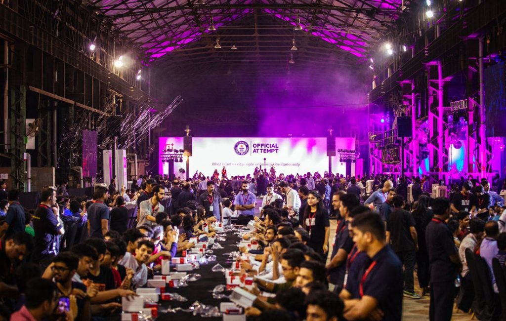 OnePlus creates new Guinness World Record for most number of people unboxing simultaneously