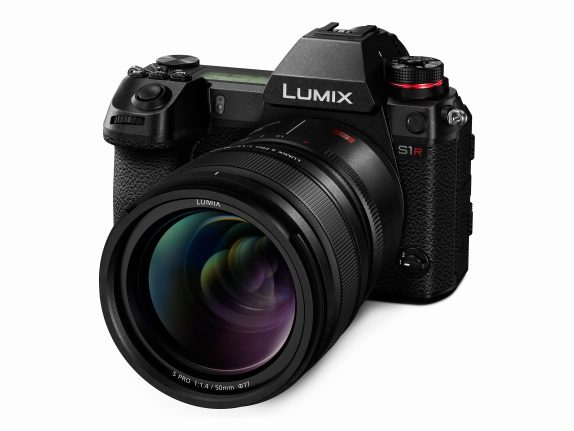 Lumix S1R