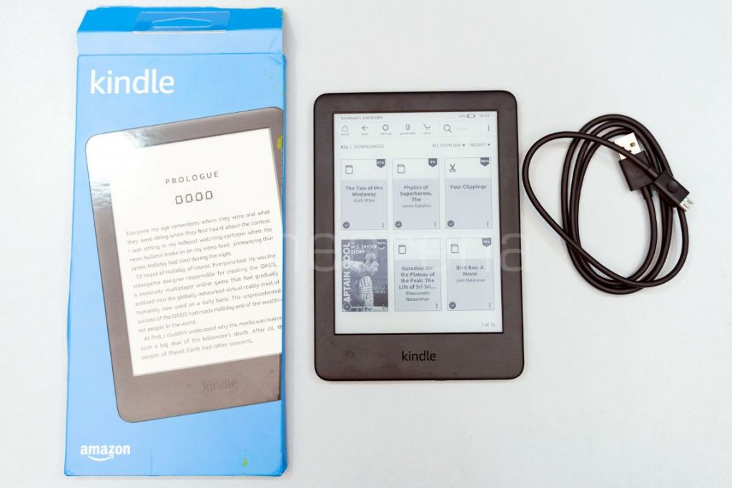 Tablets & Accessories  White Kindle 219 Bundle W 400 Ebooks