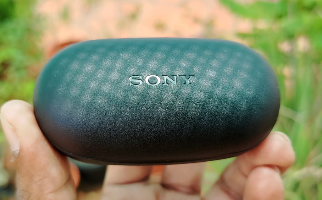 Sony discount xb700 review