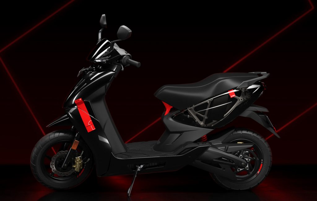 Ather 450X Collector’s Edition Series 1 with black body color, translucent rear panels unveiled