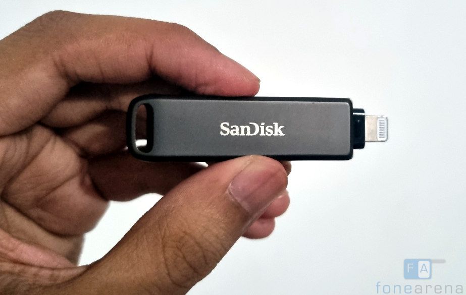 SanDisk iXpand Flash Drive Luxe For iPhone and USB Type C Devices