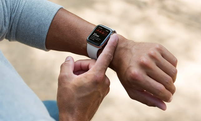 Apple Watch Pro could feature 47mm case, flat display