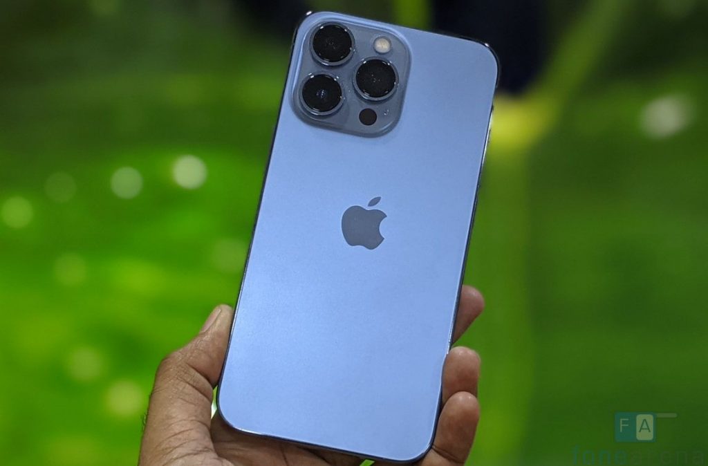 Apple iPhone 13 and iPhone 13 Pro Unboxing and First Impressions