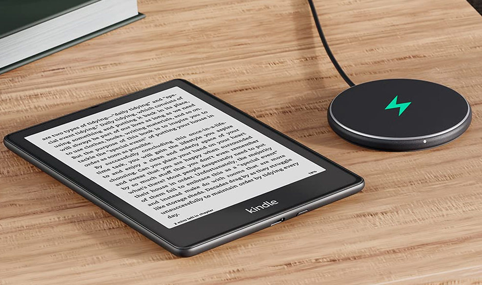 KINDLE Paperwhite 11th Gen (2021) with dimmable light colour