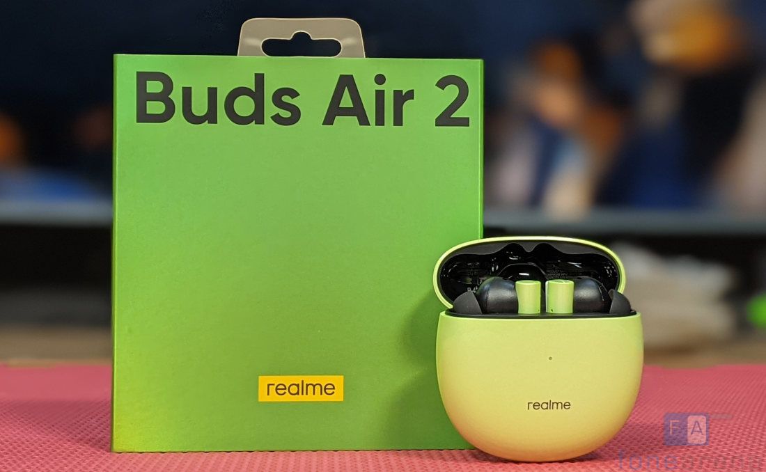 realme buds green