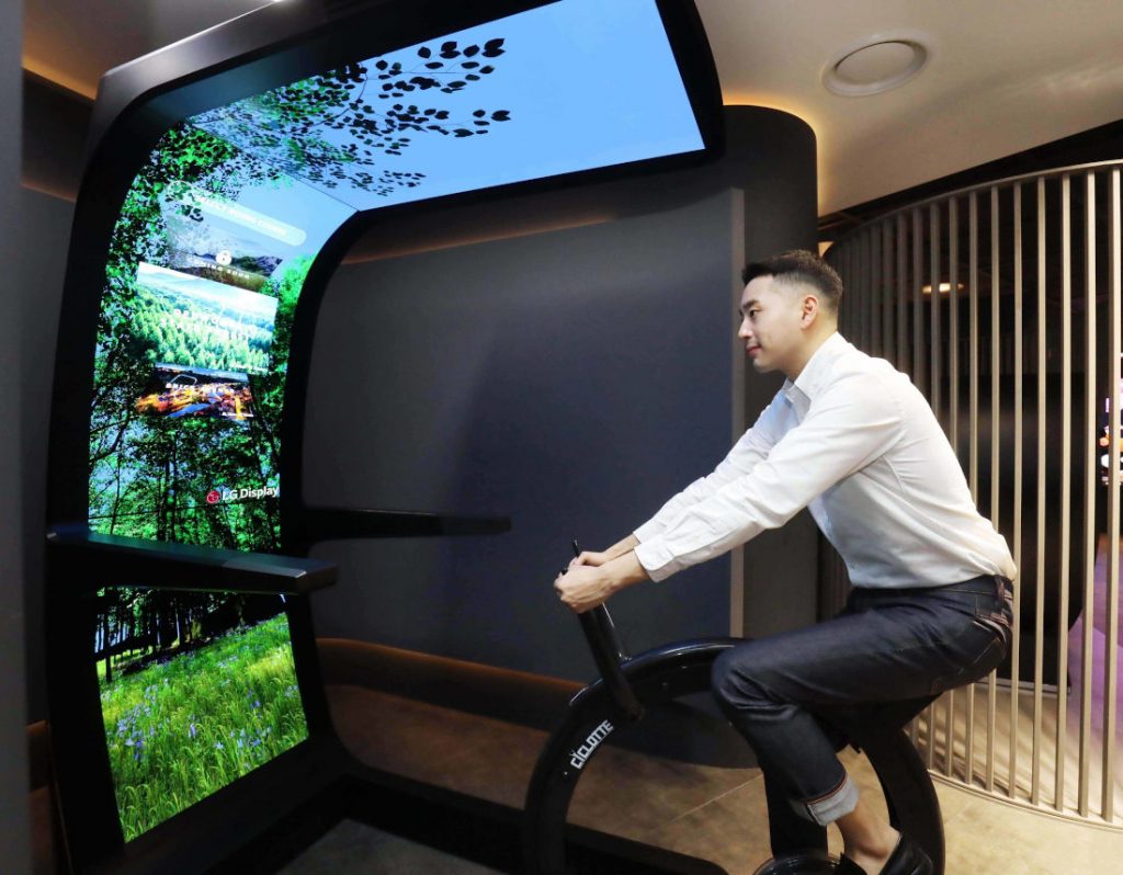 LG Virtual Ride and Media Chair concept devices with OLED displays to be showcased at CES 2022