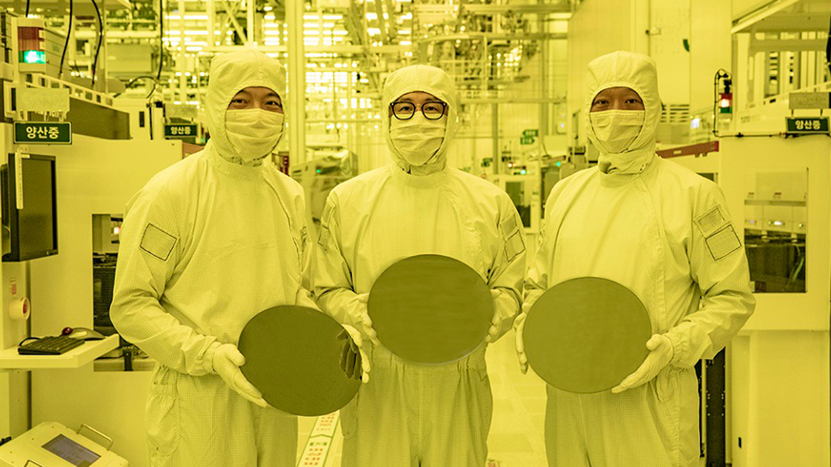 Samsung begins production of world's first 3nm chips