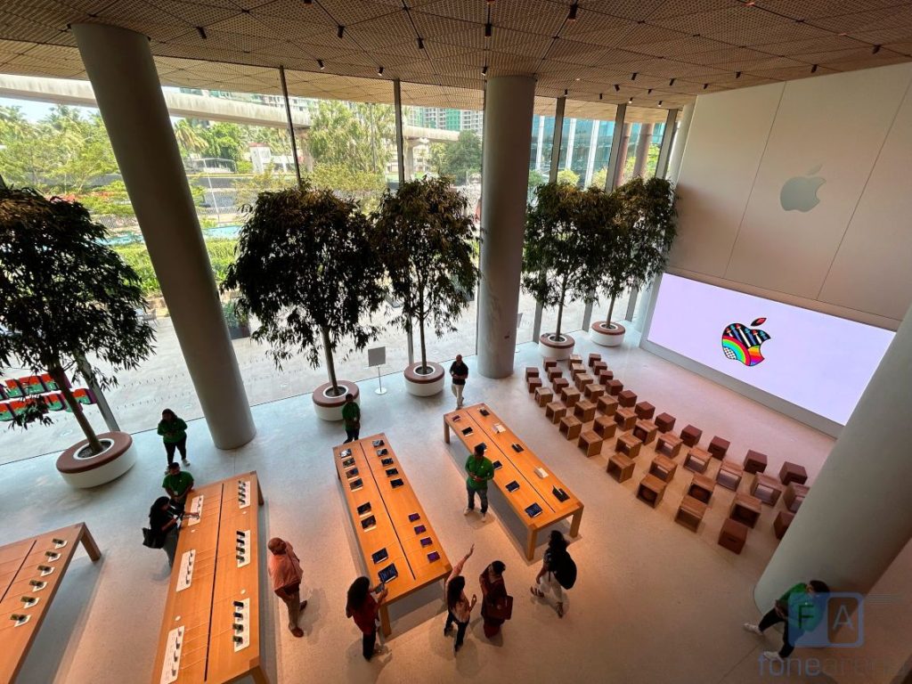 India's Tata Group to open 100 exclusive Apple stores -report