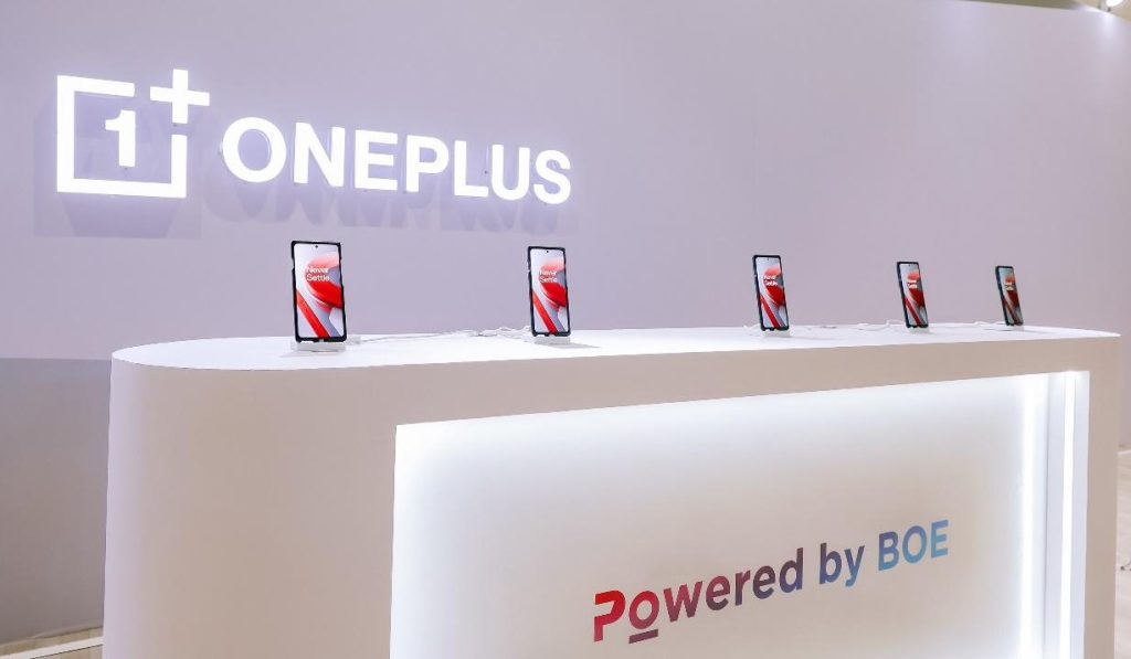 OnePlus 12 breaks 18 DisplayMate records with new 2K BOE display -   News