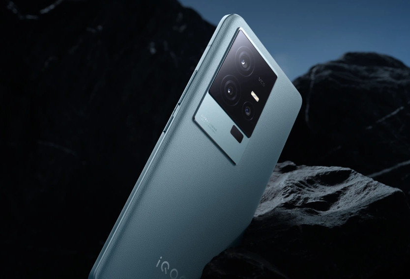 iQOO 12 could feature 50MP main + 50MP UV and 64MP telephoto cameras