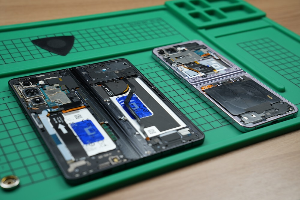 Samsung expands self-repair program to its foldables