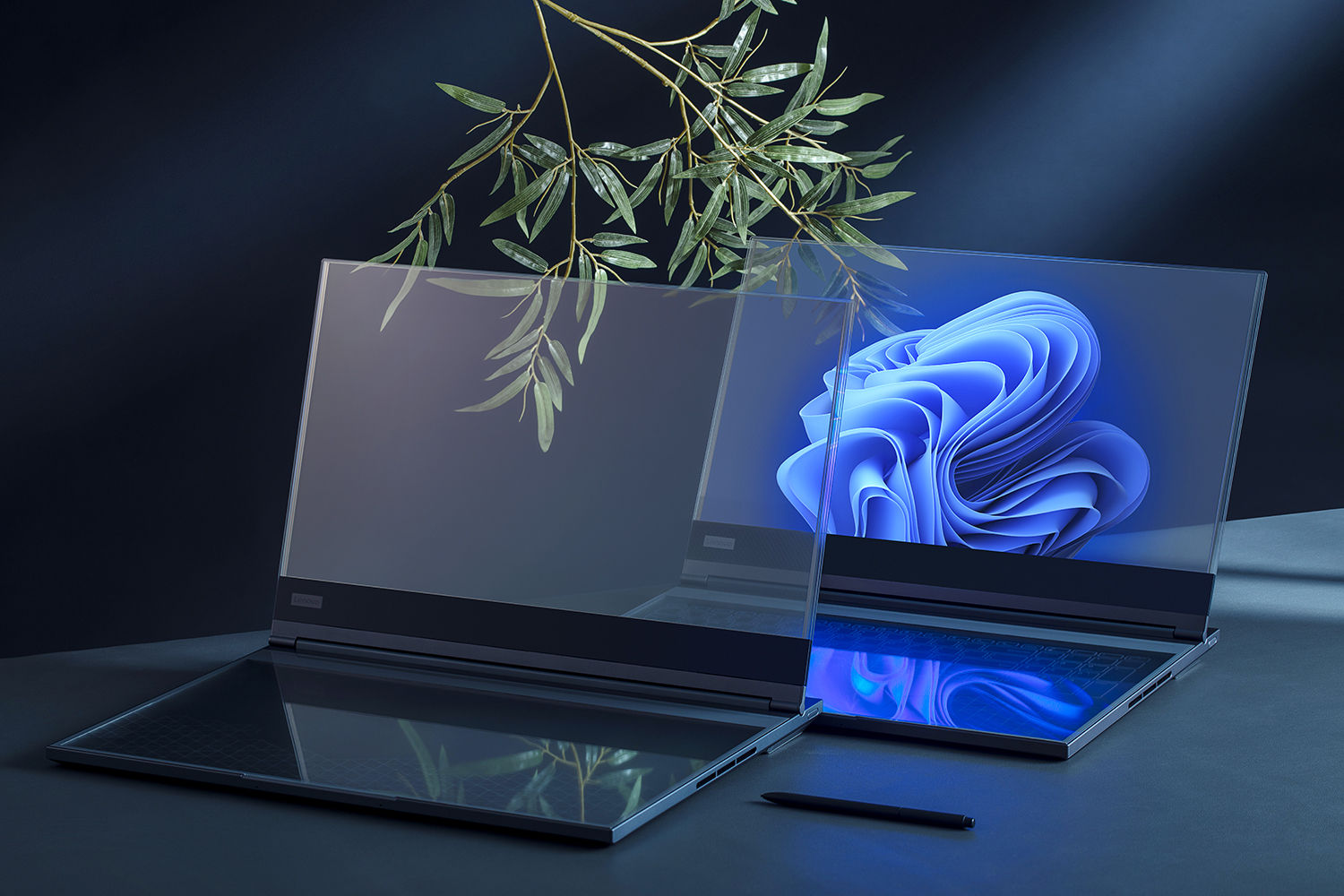 Lenovo présente le concept d'ordinateur portable transparent ThinkBook