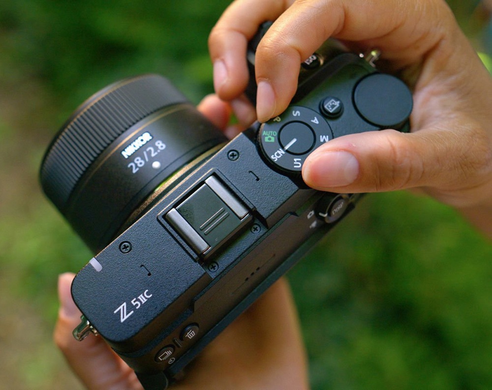 Nikon Z511C Features scene modes on the mode dial