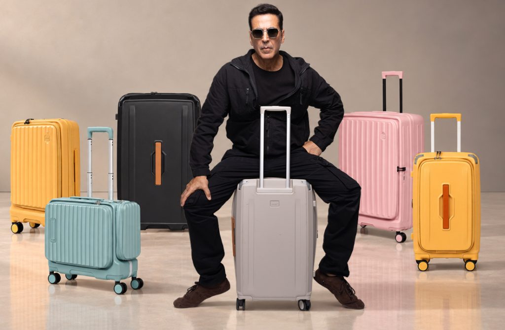 Akshay Kumar Acer Luggage
